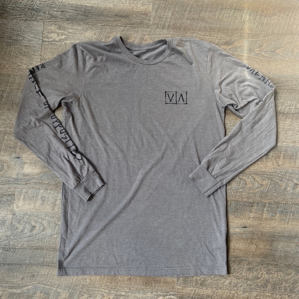 3/$30 | RVCA Men’s Balance of Opposites Long Sleeve Tee